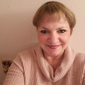 Meet your Posher, Robyn